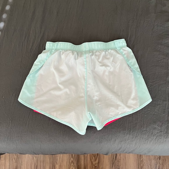 New balance shorts - Picture 3 of 3